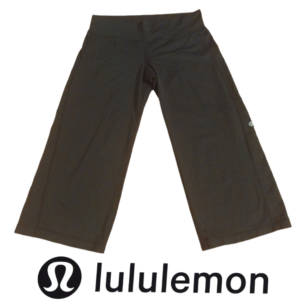 Lululemon Wide Leg Crops Black Size 8 with Pockets